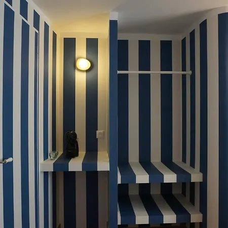 Casaia La Sudiste Avec Salle De Bain Privee 아파트